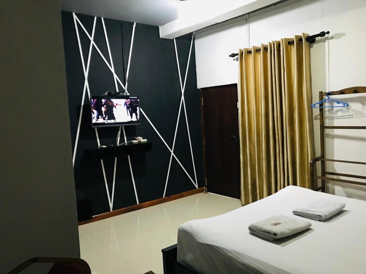 Alina Budget Hotel Kaduwela Eksteriør bilde