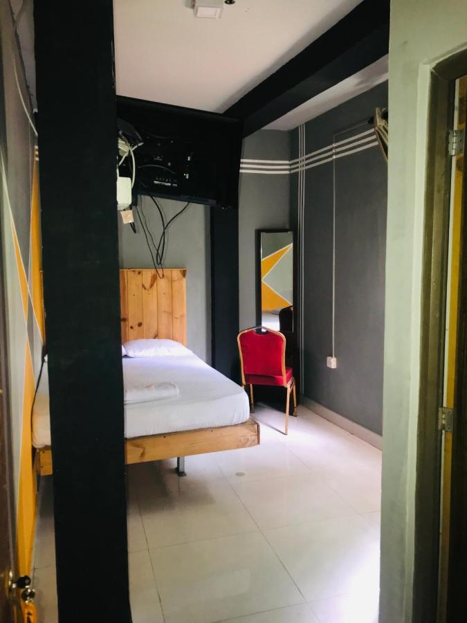 Alina Budget Hotel Kaduwela Eksteriør bilde