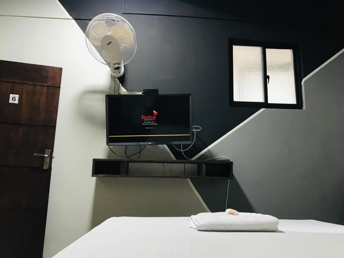 Alina Budget Hotel Kaduwela Eksteriør bilde