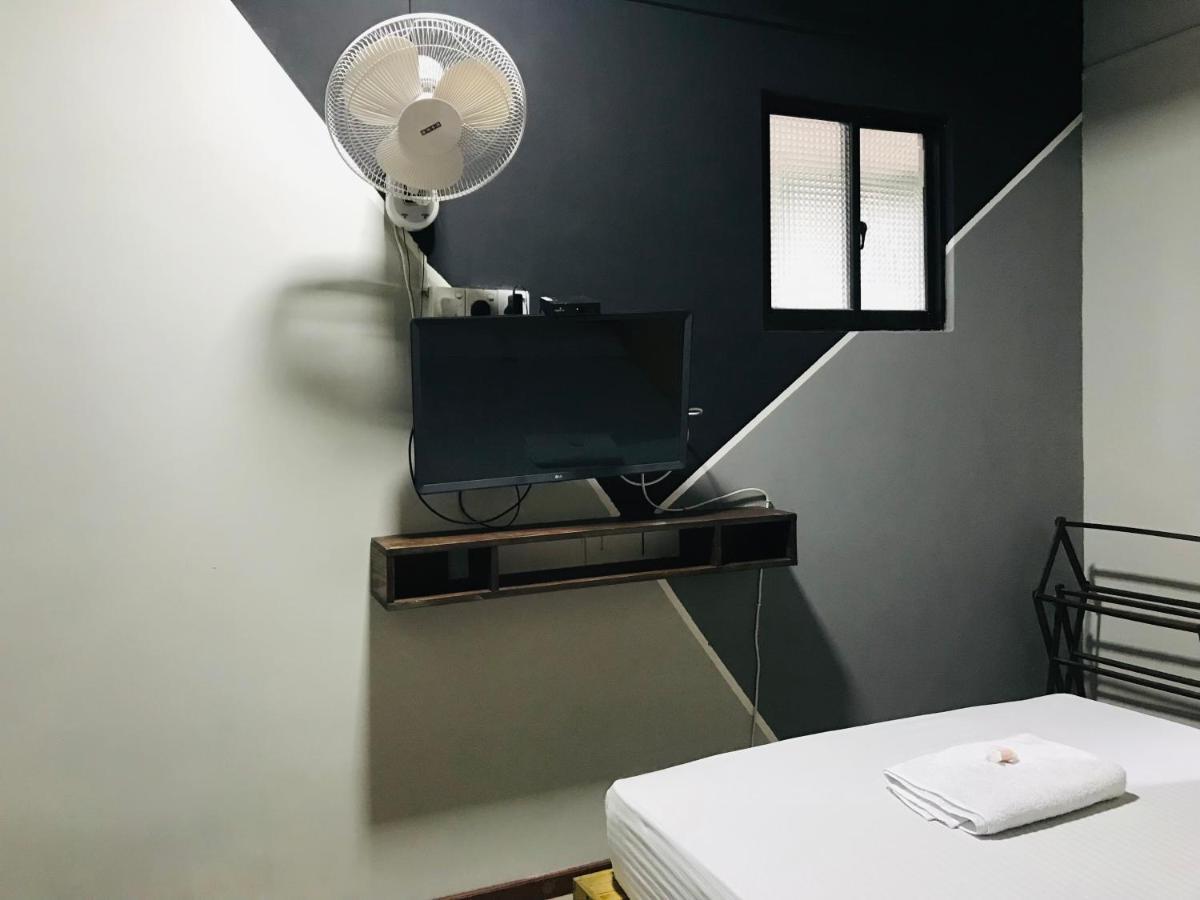 Alina Budget Hotel Kaduwela Eksteriør bilde