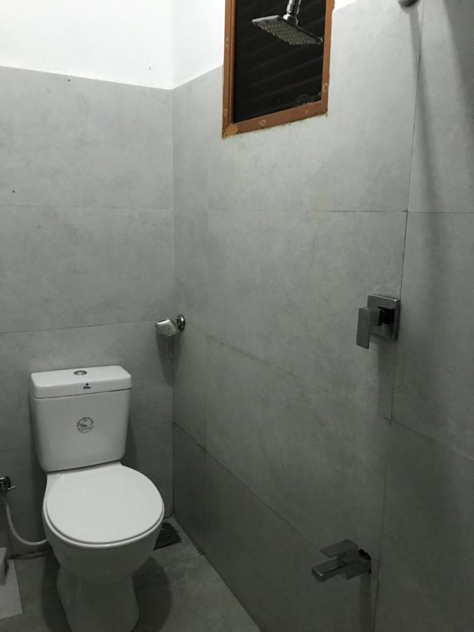 Alina Budget Hotel Kaduwela Eksteriør bilde